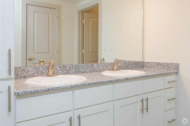 1BR, 1BA - 617SF - A2