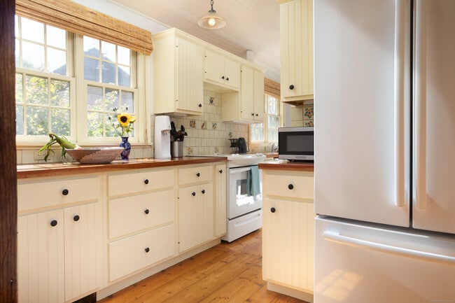 Photo - 30 Indian Mountain Rd