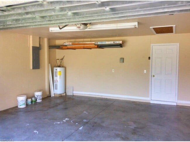 Building Photo - 1704 SE 1st St