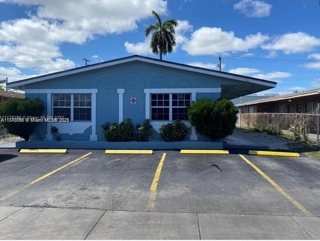 Building Photo - 725 NW 4th Ave Unit 3 Rental
