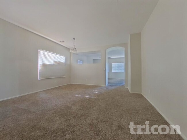 Photo - 506 S 124th Ave