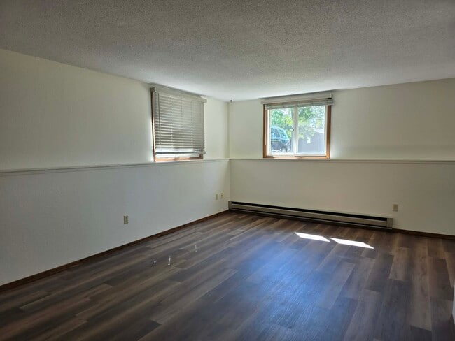 Photo - 317 3rd Ave SE