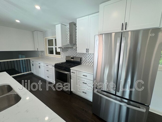 Photo - 2390 Tiffany Pl