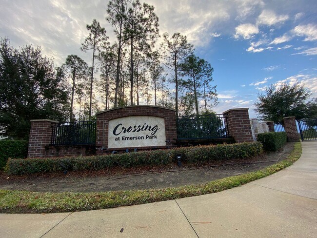 Photo - DESIREABLE 3/2.5 Townhouse in Crossing at ...