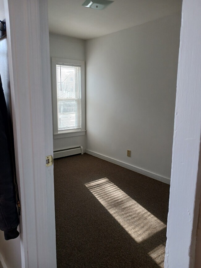 Photo - 83 Elkins St