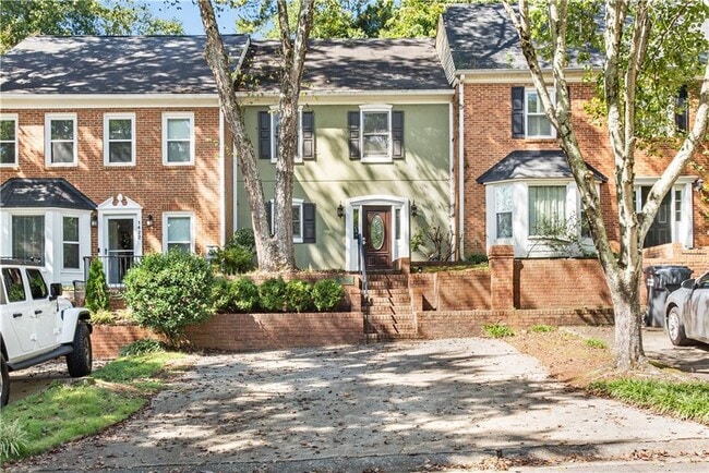 Photo - 1420 Old Virginia Ct SE