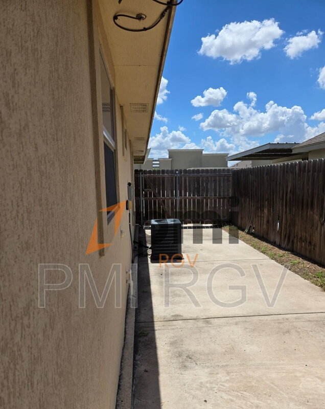 2120 Taxco Ct Unidad 4