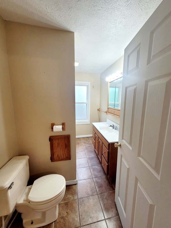 Photo - 16 Vandenberg Pl SE