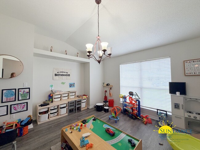 Photo - Desirable location & well-maintained 4BR home in Navarre!