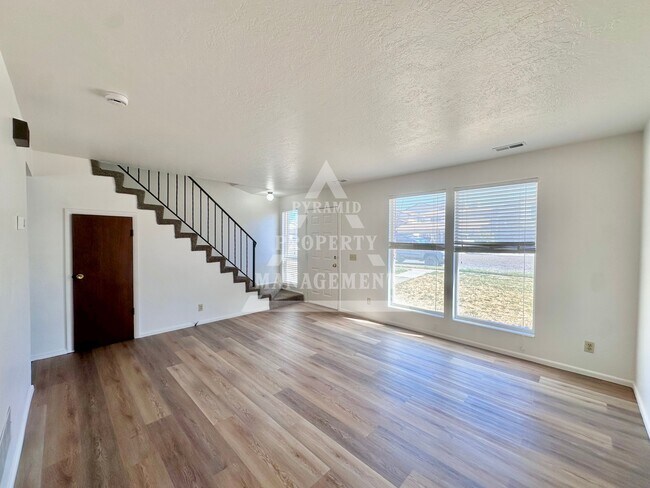 Photo - 5571 S 2800 W Unit C