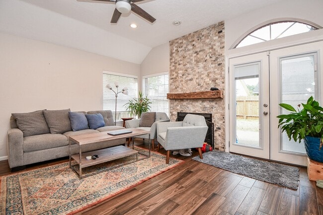 Photo - 8323 Lake Crystal Dr