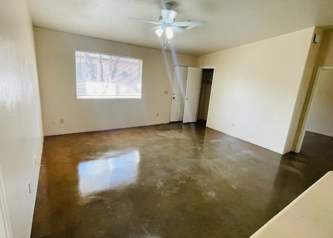 Photo - 1188 N Riverview Blvd