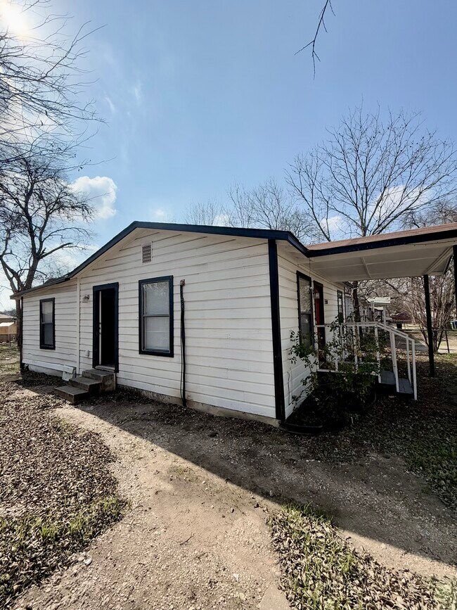 Photo - 550 Lincolnshire Dr