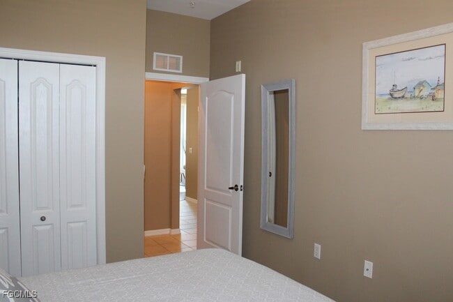 Photo - 16685 Lake Cir Dr Unidad 1044