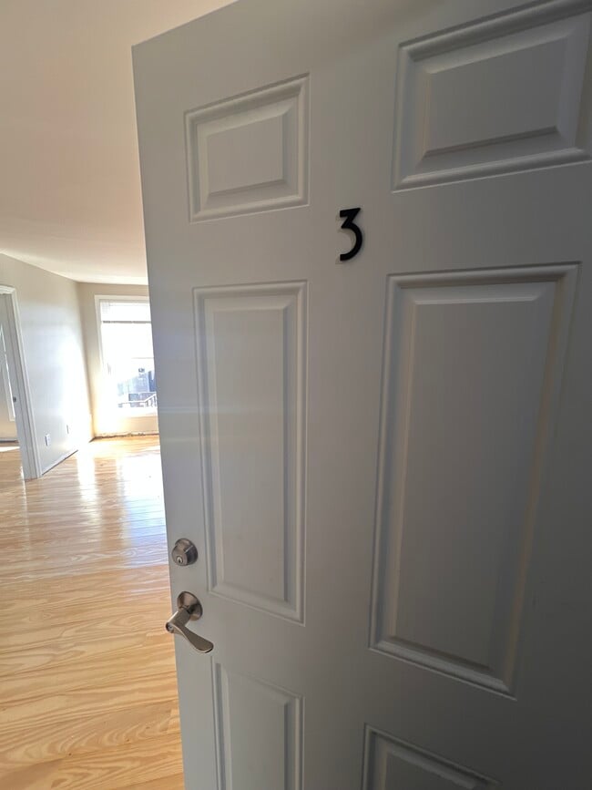 Photo - 35 N Colony St