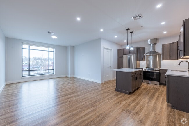 Interior Photo - 21 Summer St