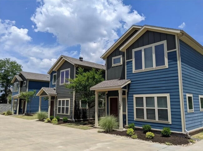 Building Photo - 1586 - 1610 N Wish Ln Rental