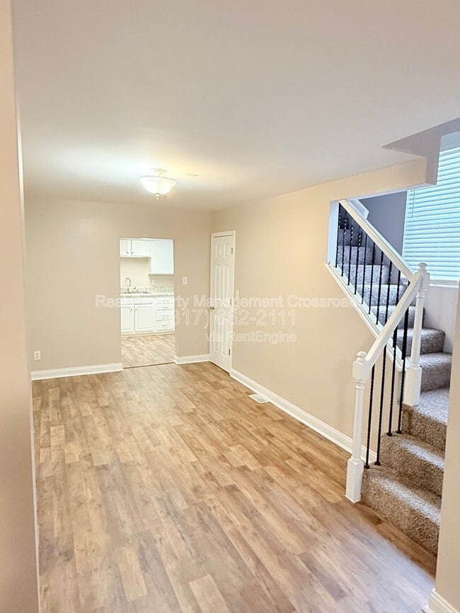 Photo - 337 S Green St