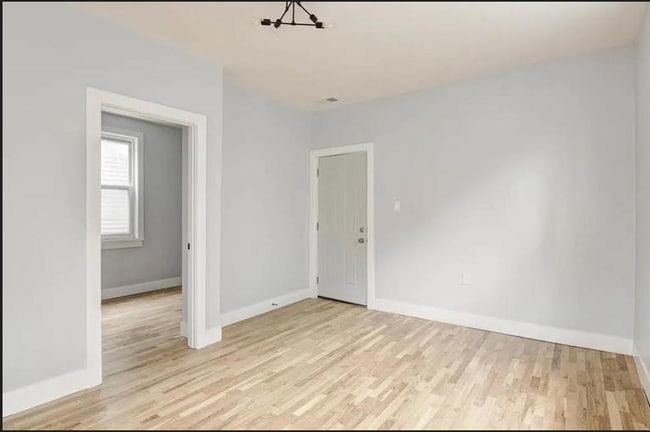 Photo - 1626 N Washtenaw Ave Unit 2R