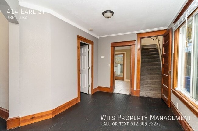 Photo - 414 Earl St