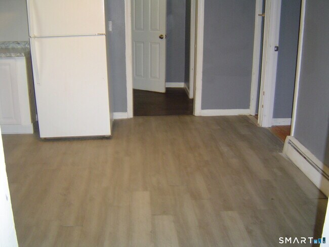 380 Blatchley Ave Unidad 1st Floor