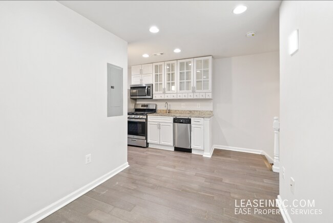 Photo - 1223 16th St NE Unit #2