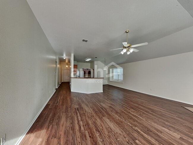 Photo - 432 Round Rock Rd