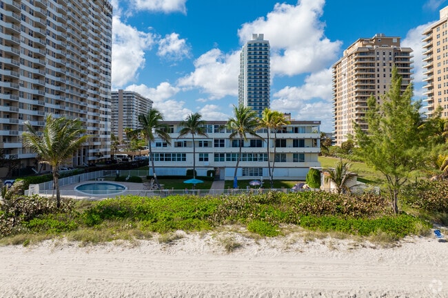 Photo - Taromina Apartments