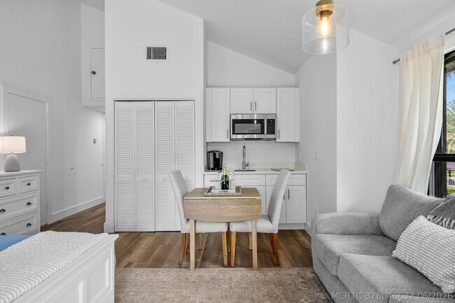 Photo - 11863 Wimbledon Cir Unit 504