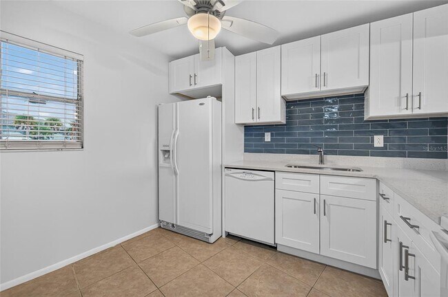 245 Center Rd Unit 109