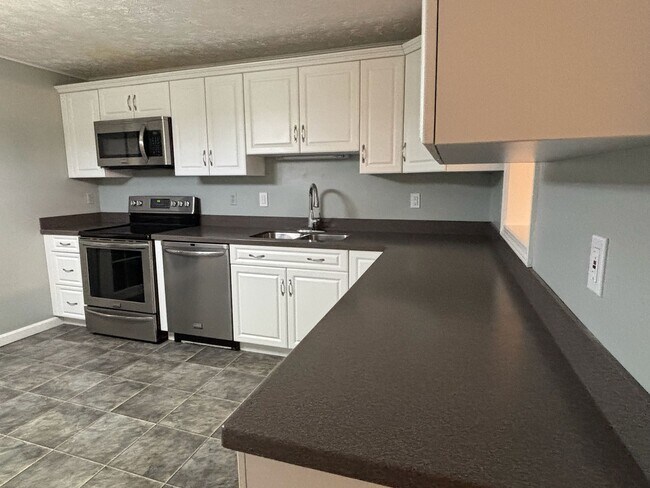 Photo - 32 Fox Meadow Rd Unit E