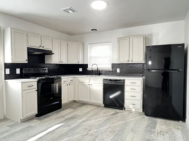 Photo - 5852 NW Dearborn Ave