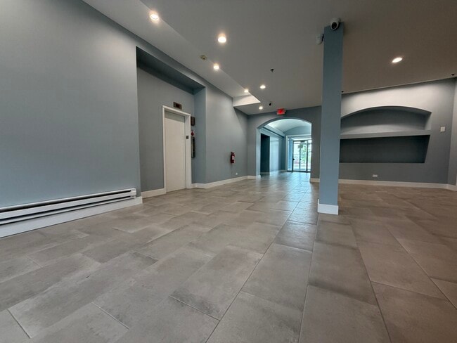 10 N Sheridan Rd.
