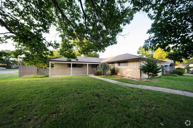Building Photo - Mid-Century 3 Bedroom in Pine Valley Estates Rental