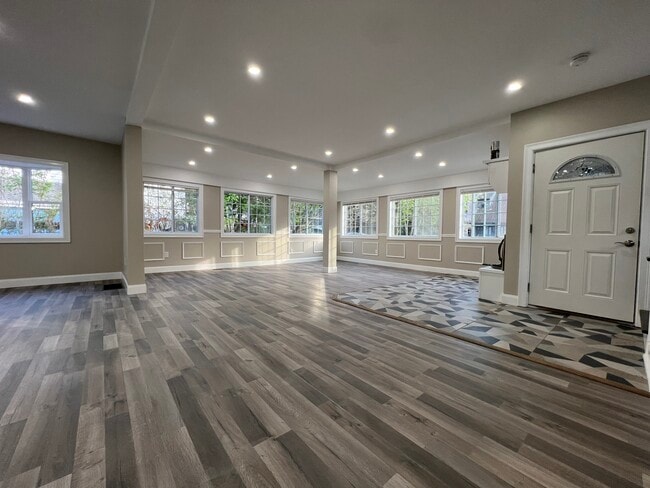 Photo - 324 Farrington St