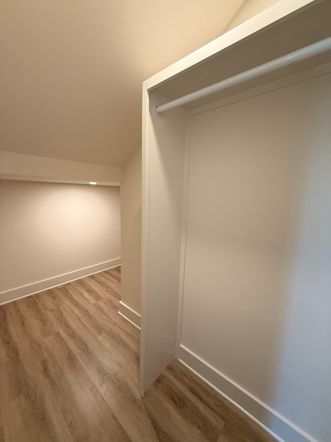 Photo - 220 Greenbriar Ln