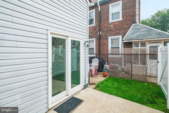 Photo - 1130 Crease St