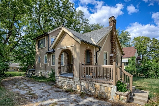 Building Photo - 6212 Walrond Ave
