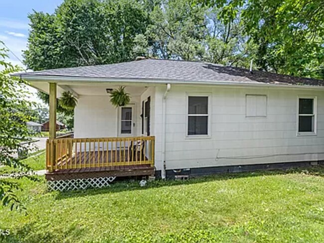 Photo - Cozy bungalow in the heart of kingsport