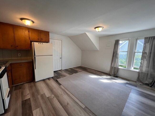 Building Photo - 2634 N Michigan Ave Unit #3