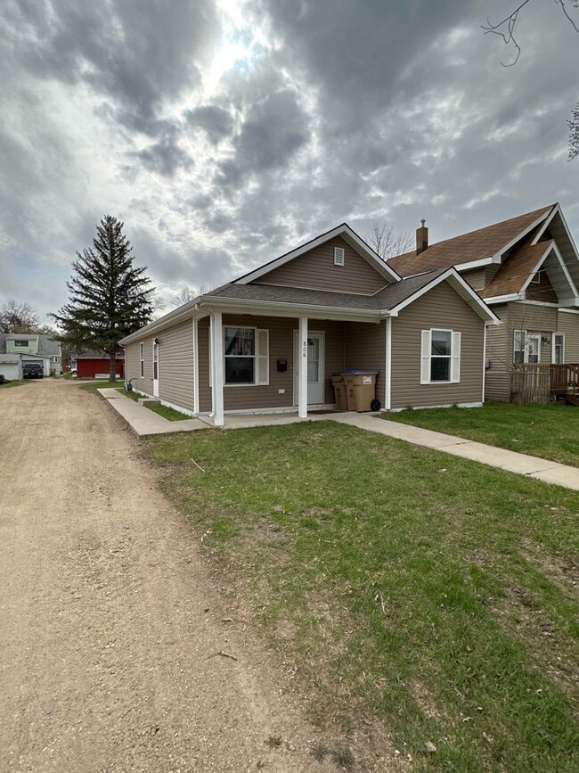 Photo - 3 Bedroom House!