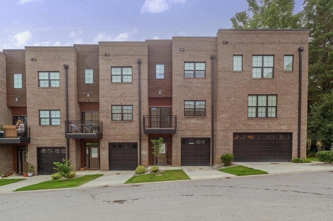 Photo - 208 Asher Springs Cir