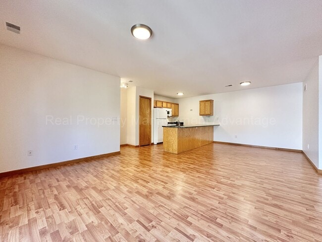 Photo - Spacious 2 Bed Condo with Attached Garage