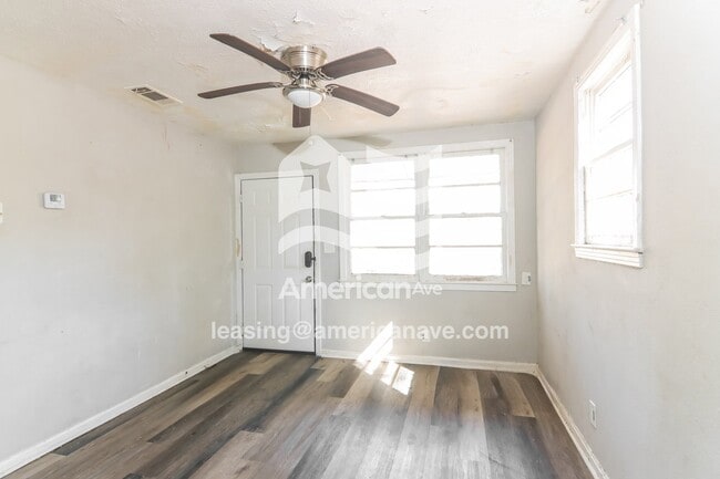 Photo - 4612 Harbin St