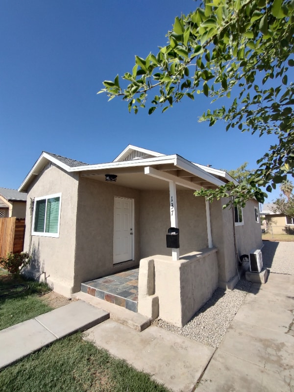 Building Photo - 137 S Ash Ave Rental