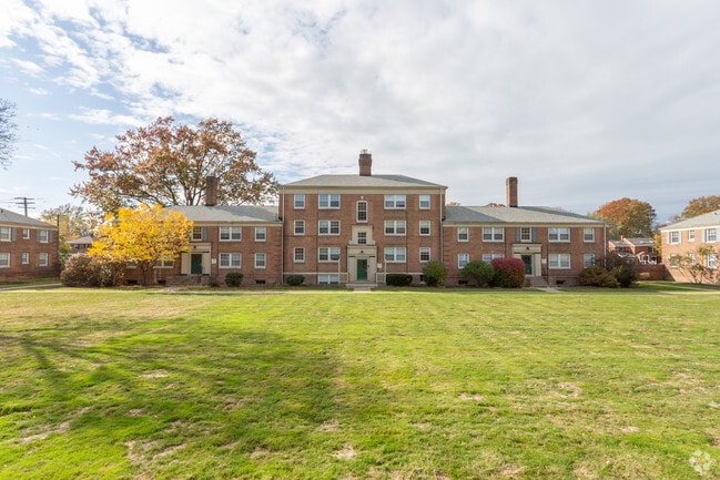 Photo - Kenwood Crossing