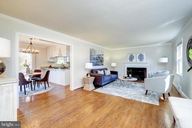 2900 Linden Ln