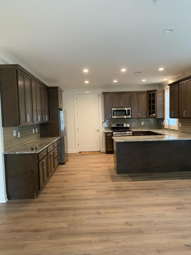 Photo - 129 Green St Unit B