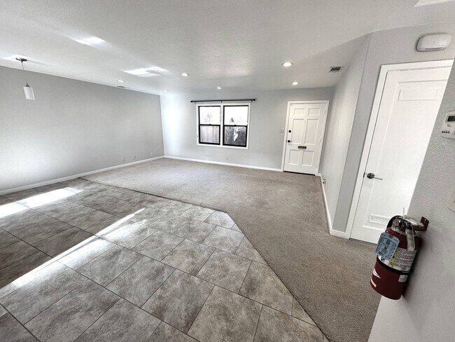 1-32 Hawthorne Way