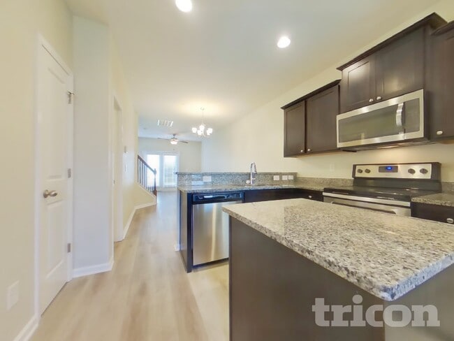 Photo - 404 Riverwood Ct